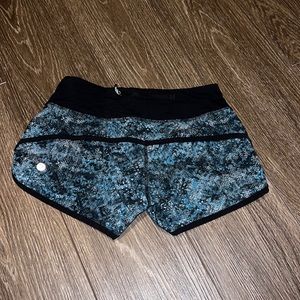 Lululemon Speed Up Shorts 2.5”
